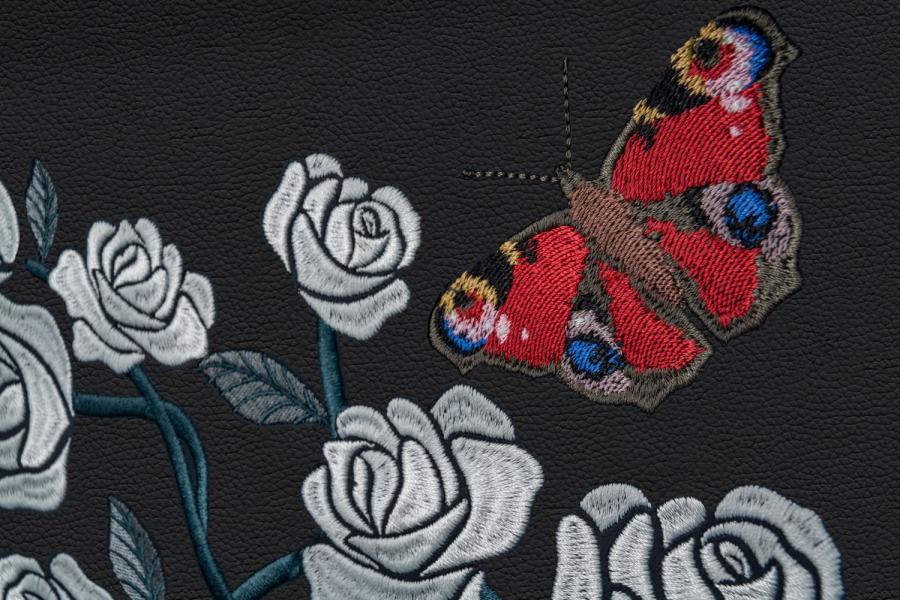 Детали интерьера Rolls-Royce Phantom Bespoke the Million Stitch 2019 года  (фото 8 из 9)
